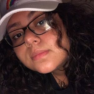 Meet your Posher, Noelia